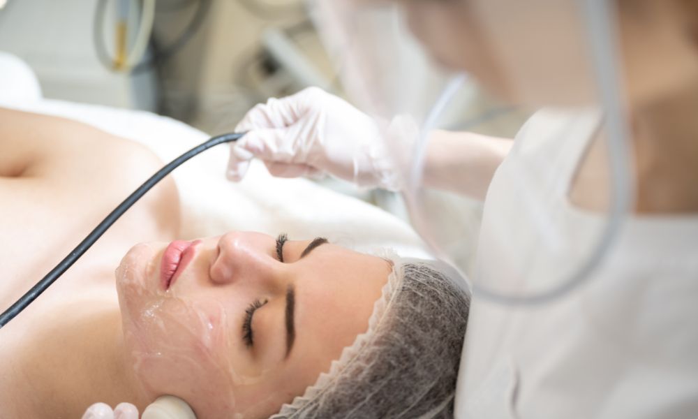 Proceso de Lifting Facial en DERMEC